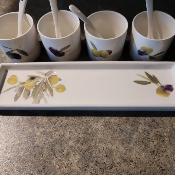 Olive Design Serveware Set - Picture 9 of 9